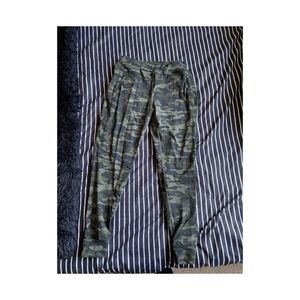 Women’s camo alphalete joggers